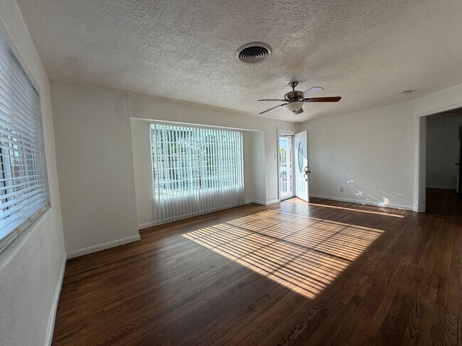 Foto del edificio - 1744 N Ohio Ave
