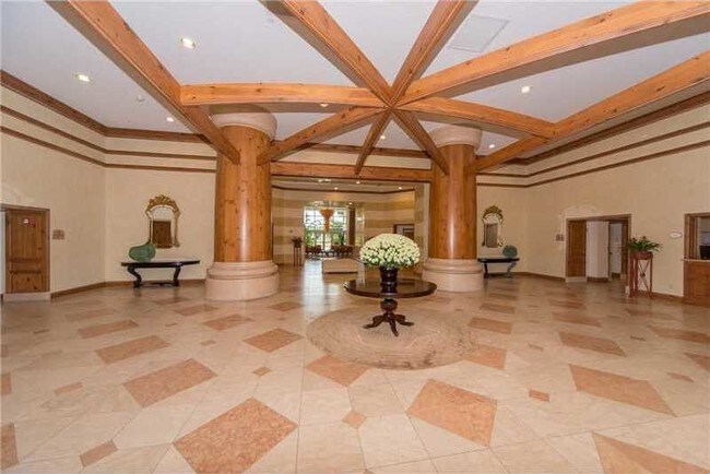 Foto del edificio - 445 Grand Bay Dr