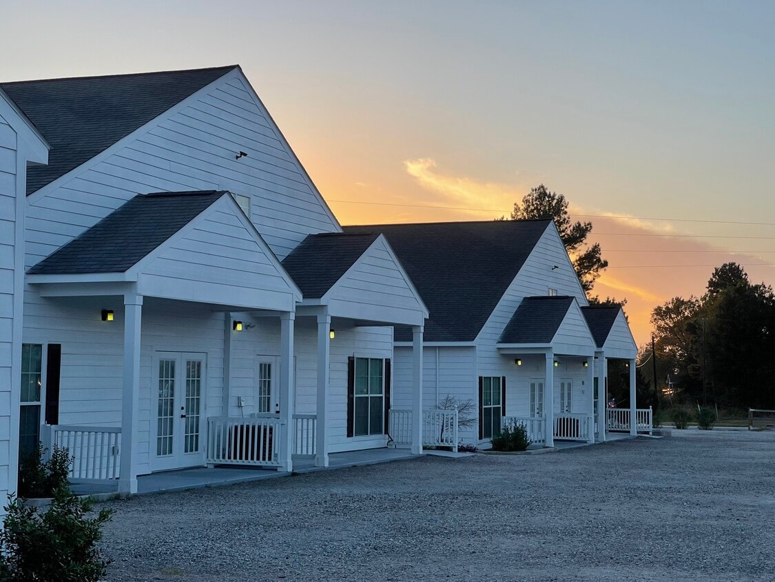 Primary Photo - 20892 Cochran Rd