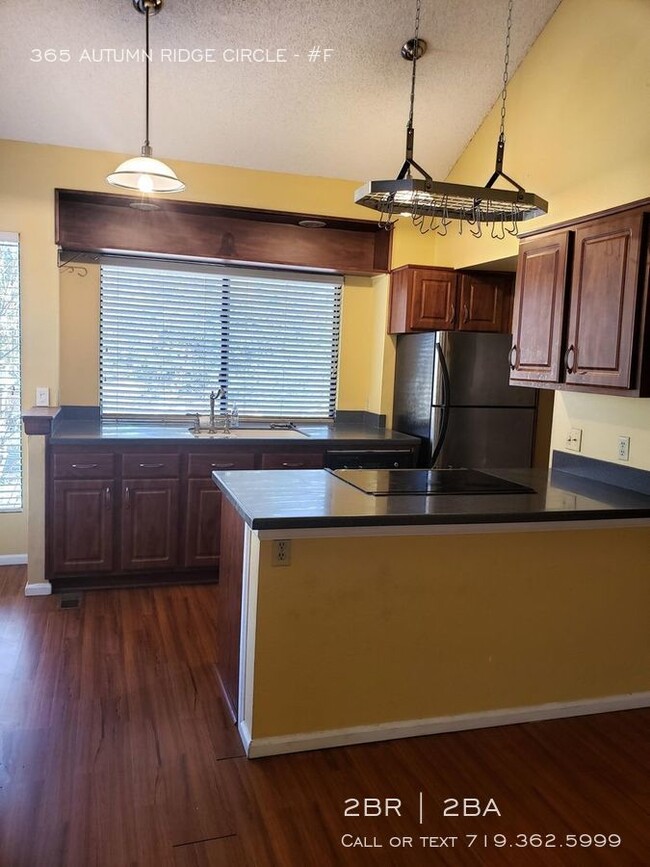 Building Photo - 365 Autumn Ridge Cir