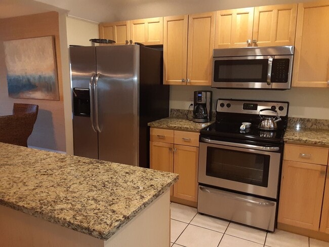 Foto del edificio - Seasonal/short term ONLY  Nicely renovated...