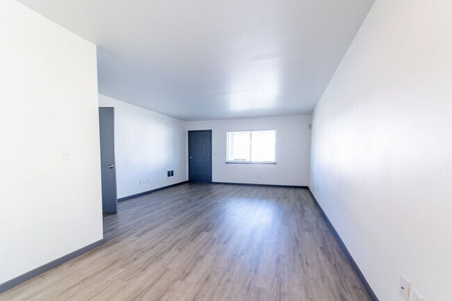 Foto del edificio - 3 bd/1 ba Duplex in Tacoma - $1,600