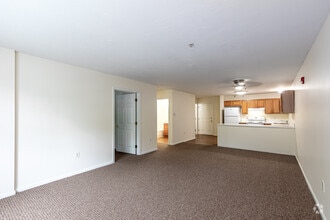 3BR, 2BA - Living Room - University Crossing