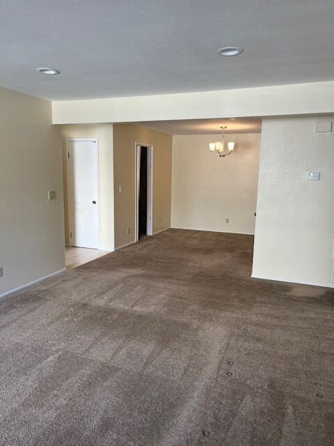 Foto del edificio - 5015 Valley Crest Dr