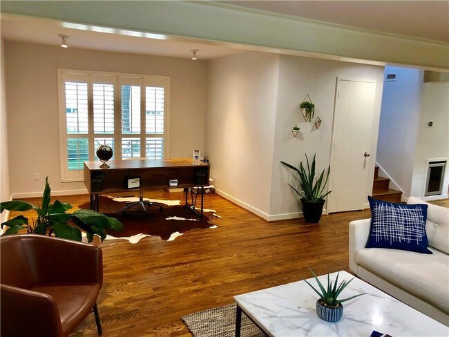 Foto del edificio - 4122 Travis St