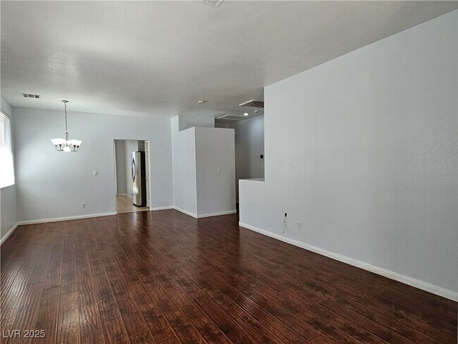 Foto del edificio - 8836 Kingswood Dr