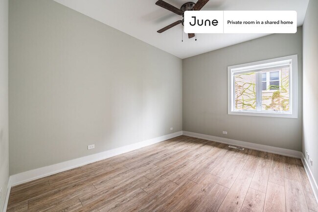 Foto del edificio - Room in Shared 5 bed/3 bath home