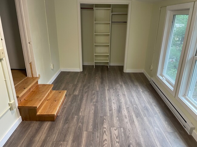 Building Photo - 22 Latham Ct