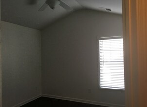 Building Photo - 4544 Fairport Ct