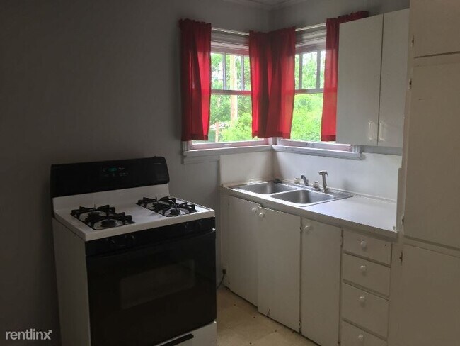 Building Photo - 2 br, 1 bath House - 765 W Cleveland St