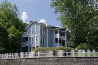 Building Photo - 1304 Natchez Trace