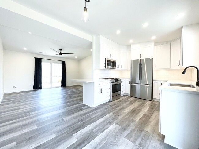 Building Photo - Completely Remodeled Home in Encinitas!
