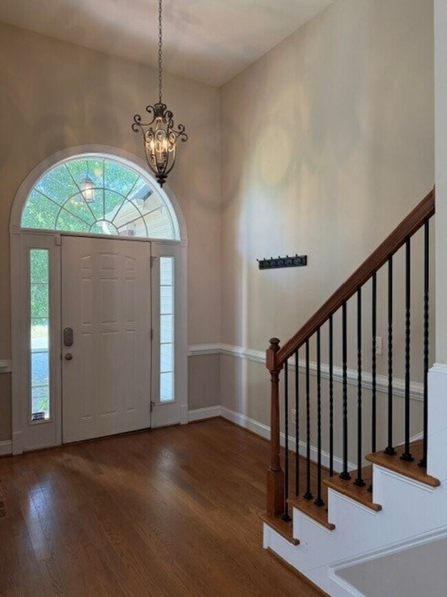 Foto del edificio - 4 Bed/2.5 Bath Home - Desirable Glen Laurel Subdivision - CBA School District