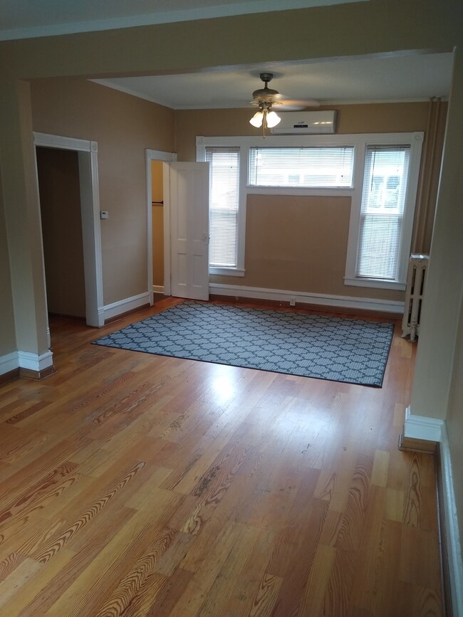 dining room - 417 6th Ave S