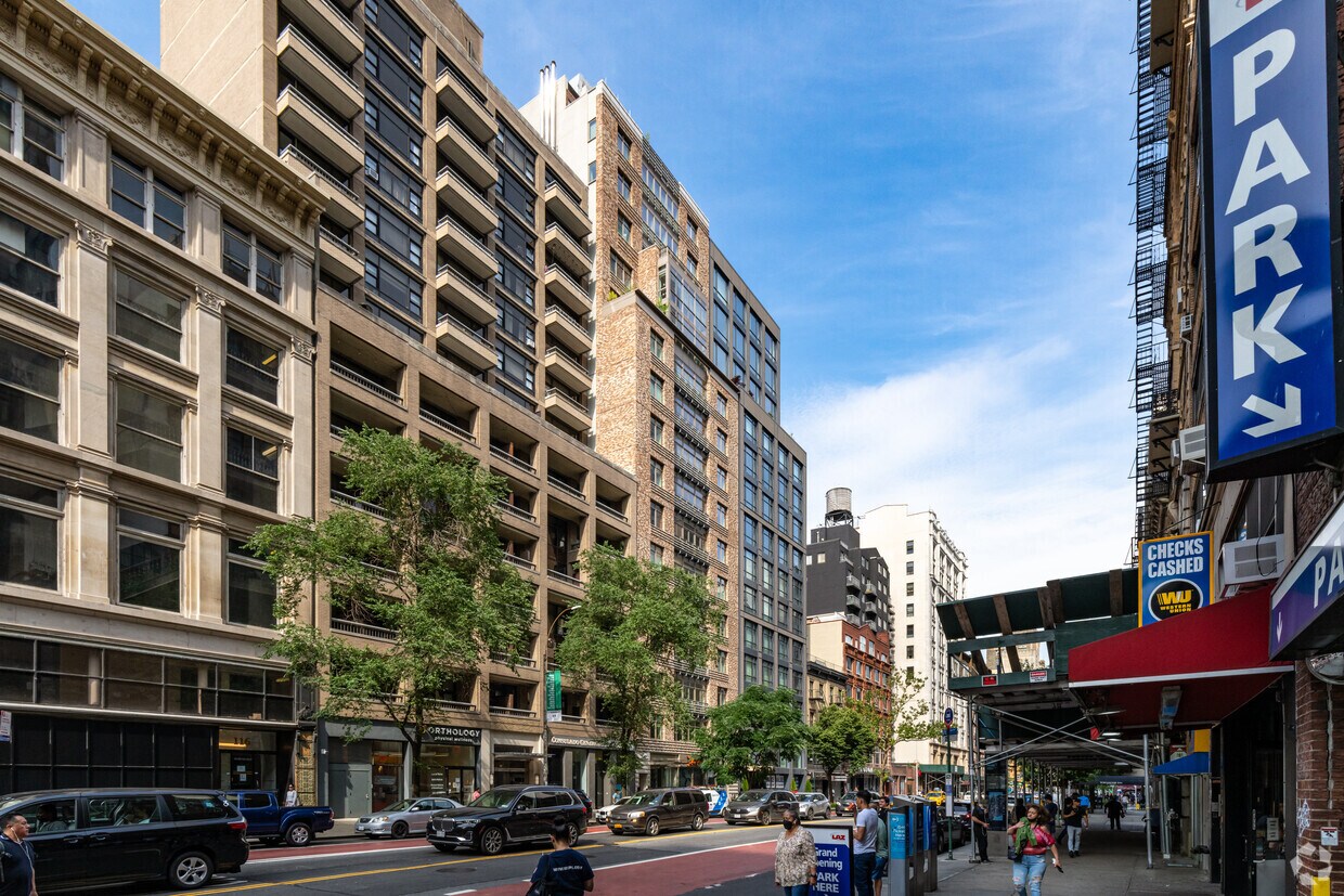 Primary Photo - Citizen Condominium