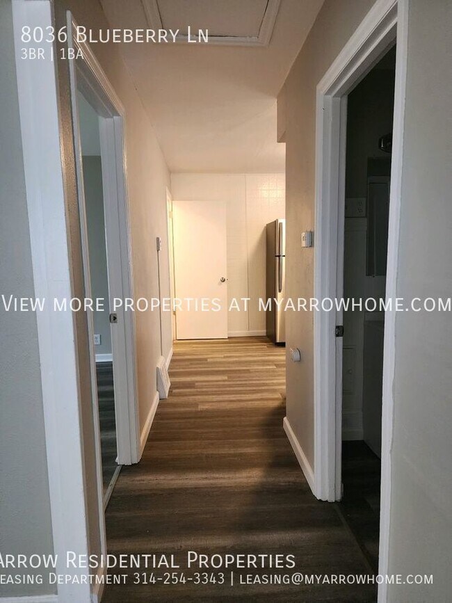 Building Photo - 3 Bedroom 1 bath with Large Back Yard Comi...