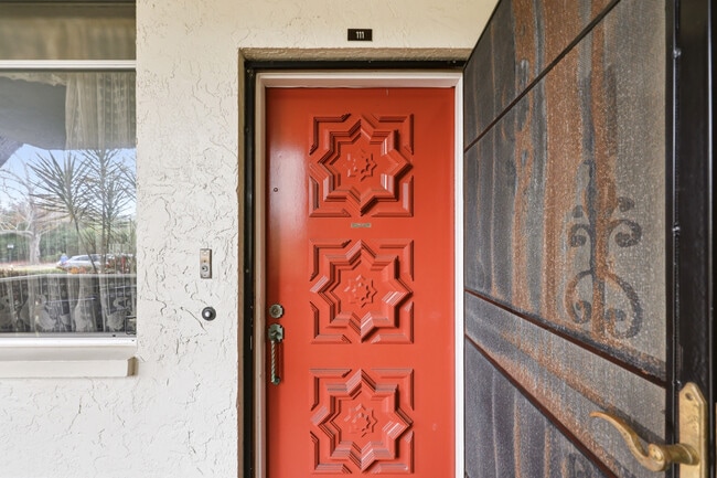 Foto del edificio - 2650 Pearce Dr