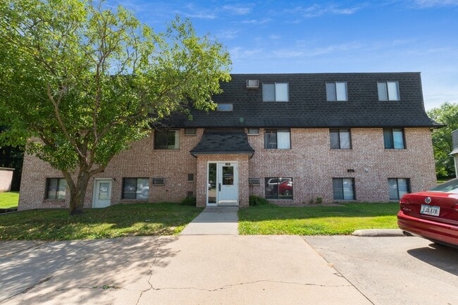 Building Photo - 318 Finkbine Ln