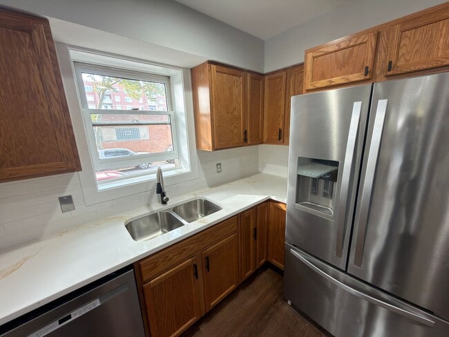 Foto del edificio - 6524 W Diversey Ave