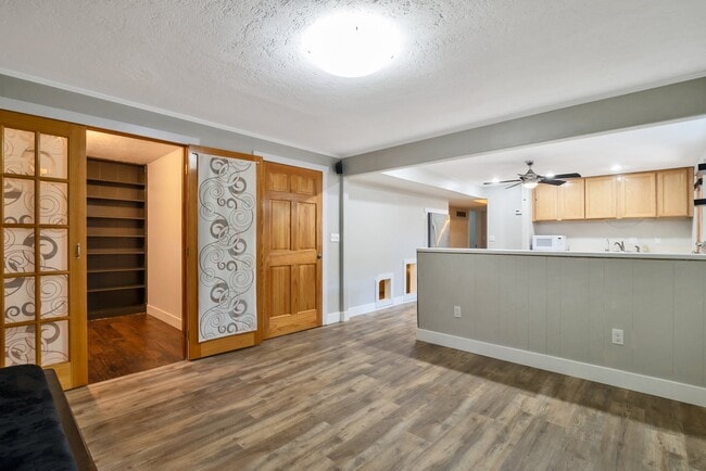 Building Photo - 994 N 700 E