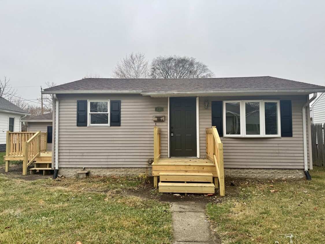 Primary Photo - 1419 N Purdum St