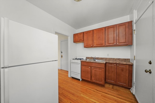 Building Photo - 2649 N Spaulding Ave