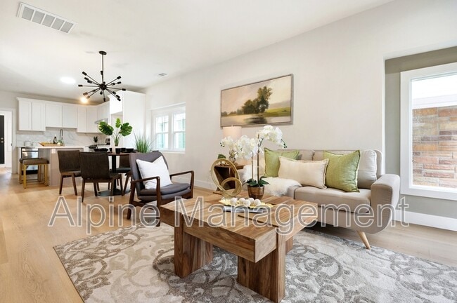 Photo - 830 47th St Apartment