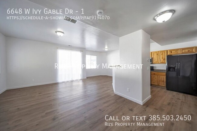 Building Photo - Lease now, live easy. Move in Special!