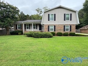 Building Photo - 13003 Camelot Dr SE