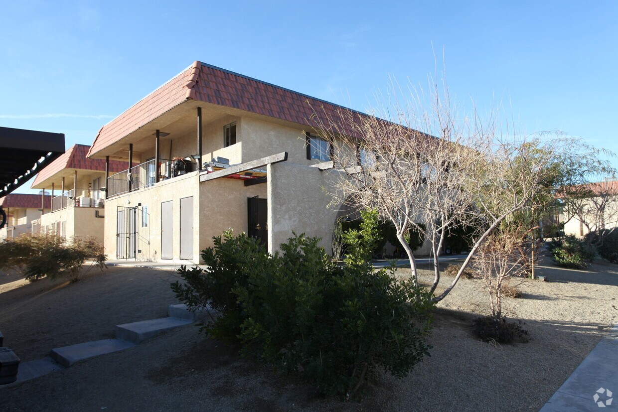 Foto del edificio - 1724 Cordoba Ln