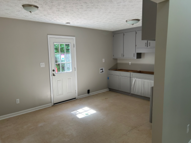 Building Photo - 136 Ashmore Ct