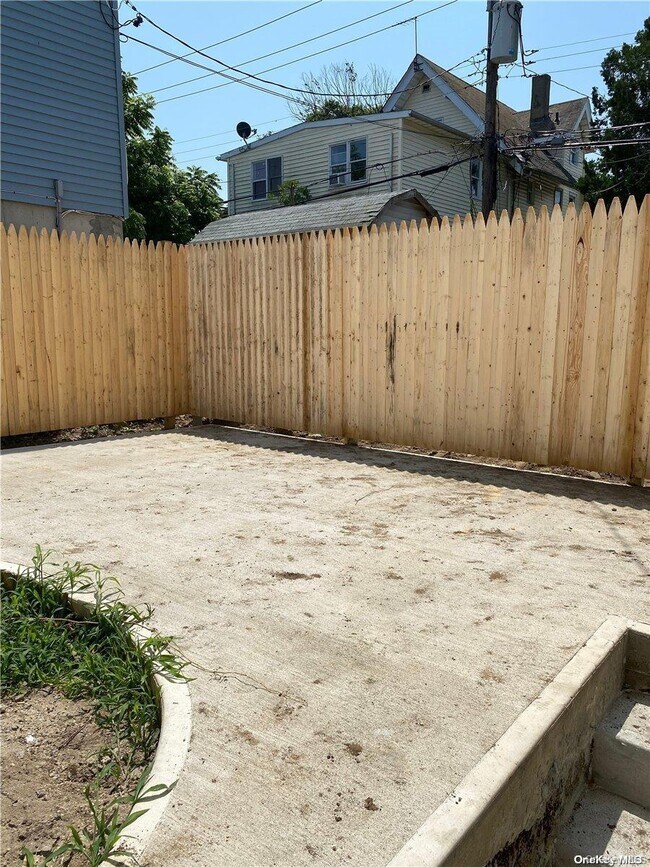 Foto del edificio - 122 E Fulton St