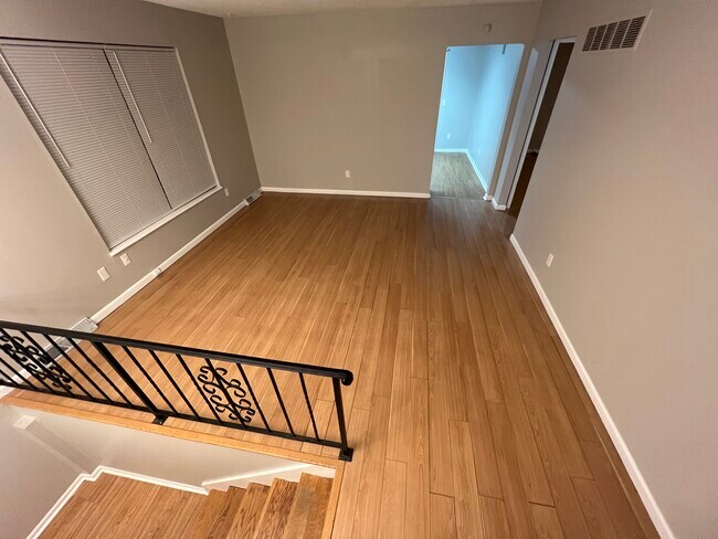 Foto del edificio - 5817 Farley Ave