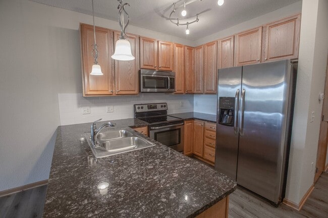 Interior Photo - Granite Shores