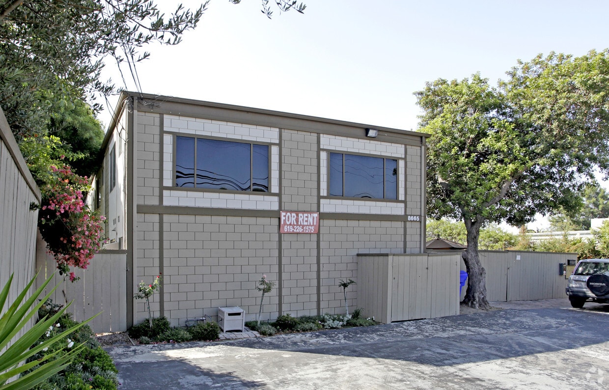 Building Photo - 8665 Midland St