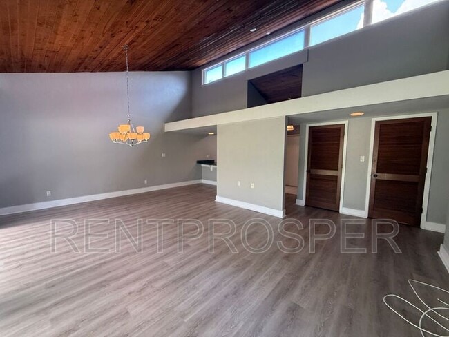 Building Photo - 5006 Sherwood Ln