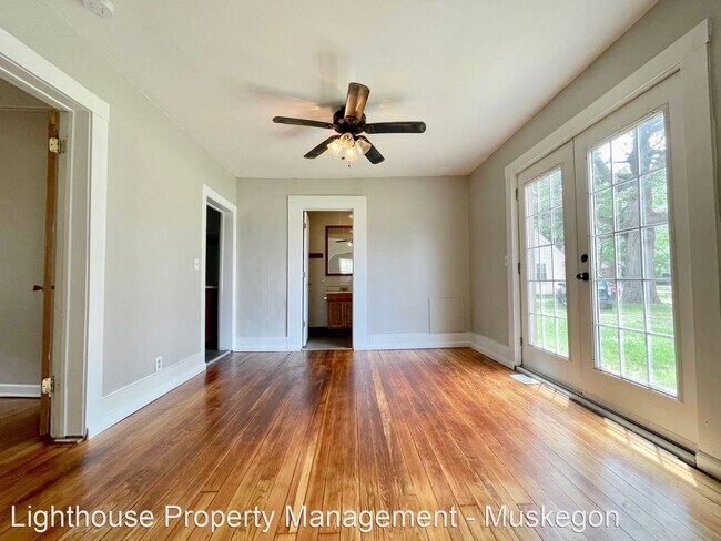 Building Photo - 2 br, 1 bath House - 169 E Laketon Avenue