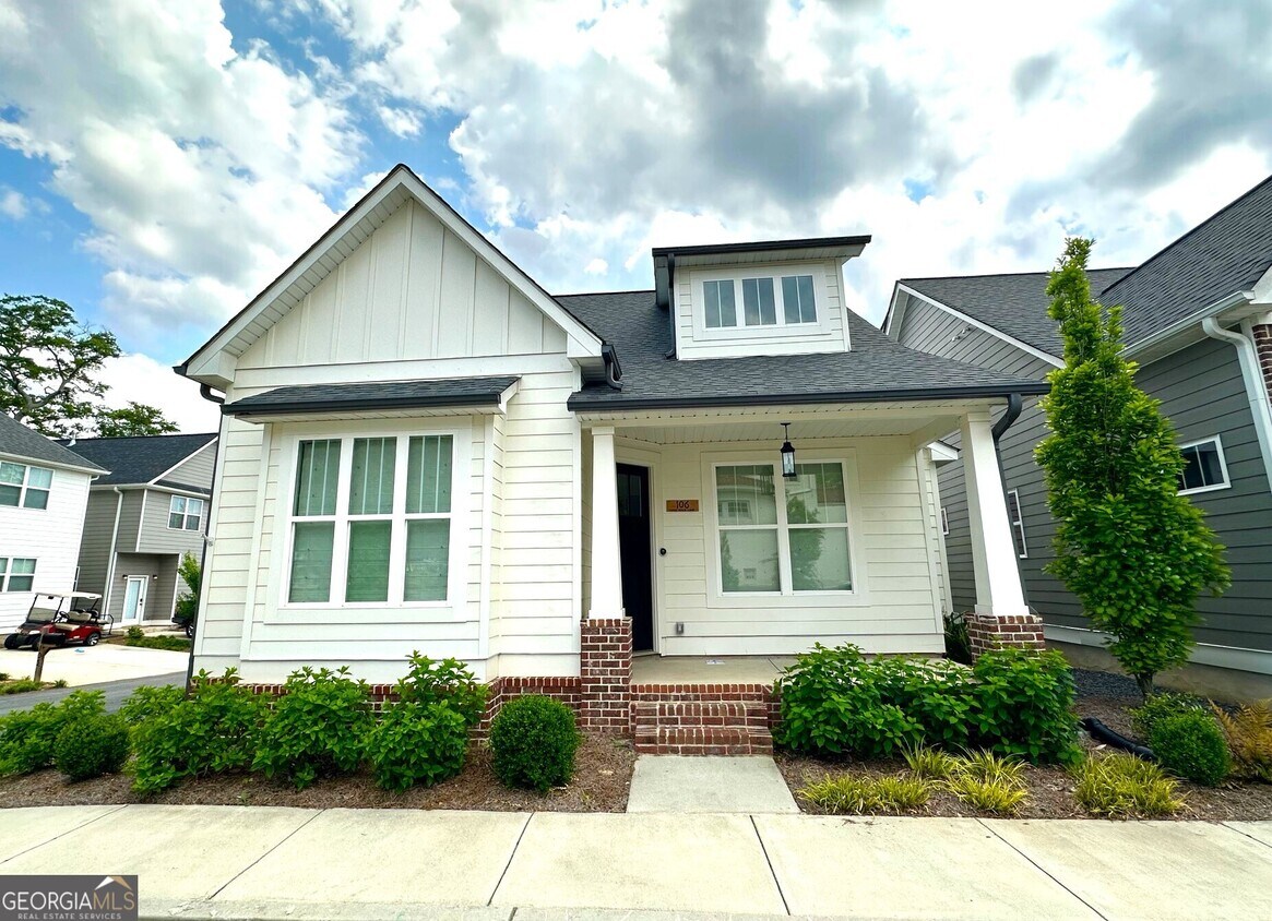 Primary Photo - 106 Town Walk Ln