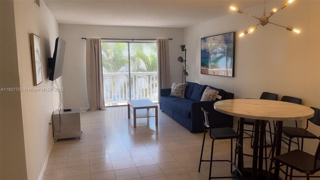 Building Photo - 1357 Collins Ave