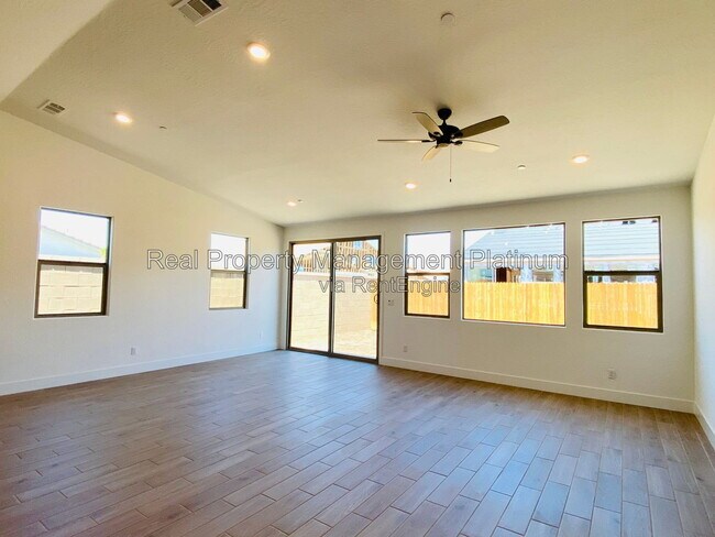 Foto del edificio - 7158 E Harvard Ave