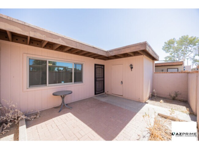 Foto del edificio - Exceptional 2/1 Glendale Townhouse!