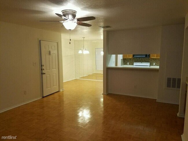 Building Photo - 2 br, 2 bath Condo - 1401 Thorpe Ln
