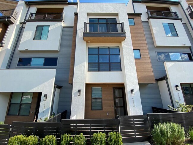 Foto del edificio - 4412 Authentic Dr