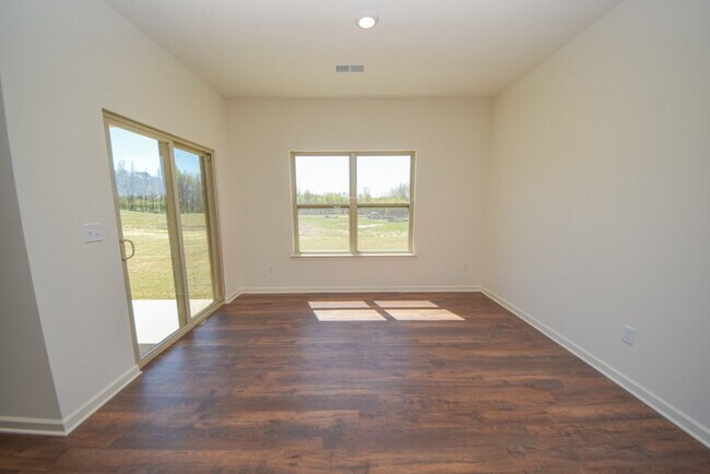 Foto del edificio - DR Horton built home in 2021; 4 bed, 2 bath home in Atoka.