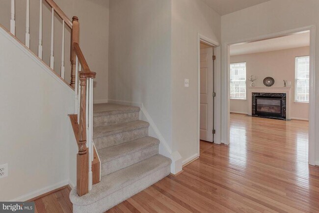 Building Photo - 22616 Welborne Manor Square
