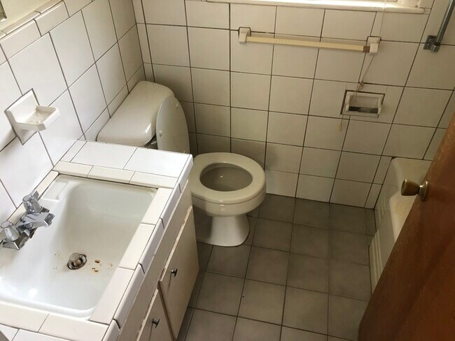 Foto del edificio - Two bedroom in St Matthews for rent