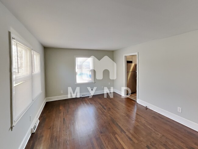 Building Photo - 4826 Holbrook Dr