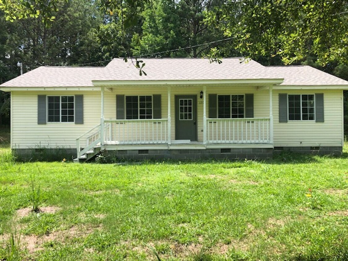 Primary Photo - Renovated 4 Bedroom 2 Bath Home for Rent!!