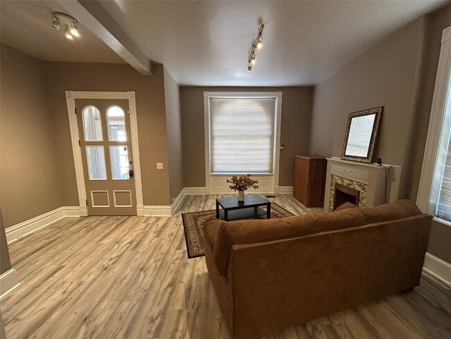 Building Photo - 4560 Gibson Ave