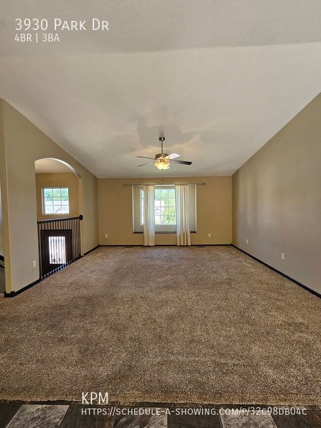 Building Photo - 3930 Park Dr